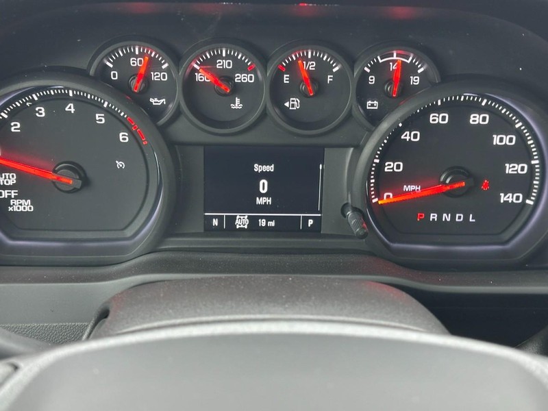 Chevrolet Silverado 1500 Vehicle Full-screen Gallery Image 10