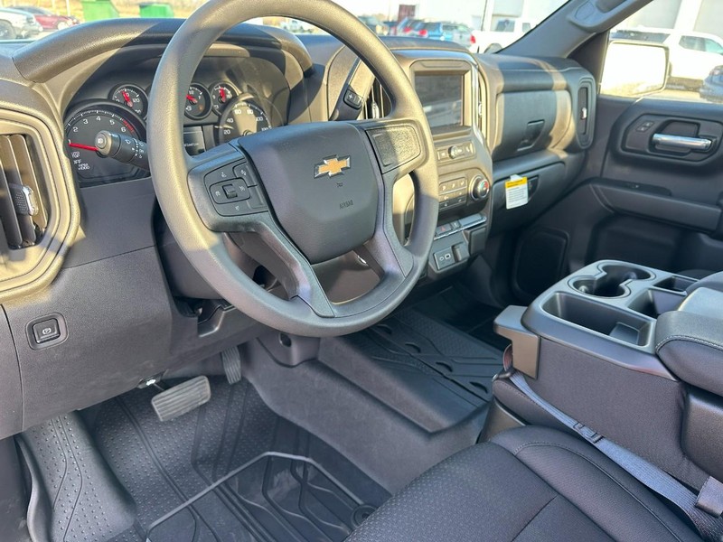 Chevrolet Silverado 1500 Vehicle Full-screen Gallery Image 5