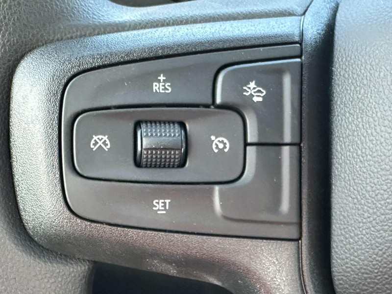 Chevrolet Silverado 1500 Vehicle Full-screen Gallery Image 8