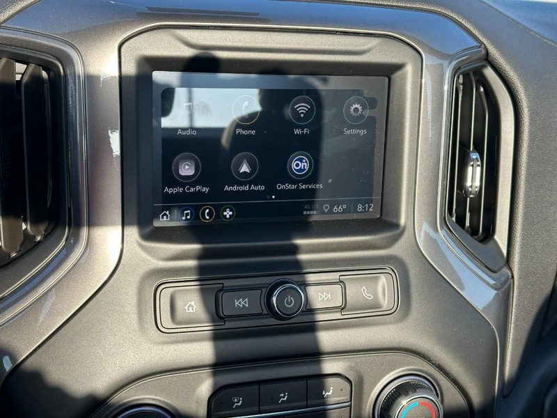 Chevrolet Silverado 1500 Vehicle Full-screen Gallery Image 10