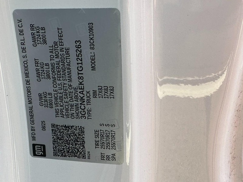 Chevrolet Silverado 1500 Vehicle Full-screen Gallery Image 13