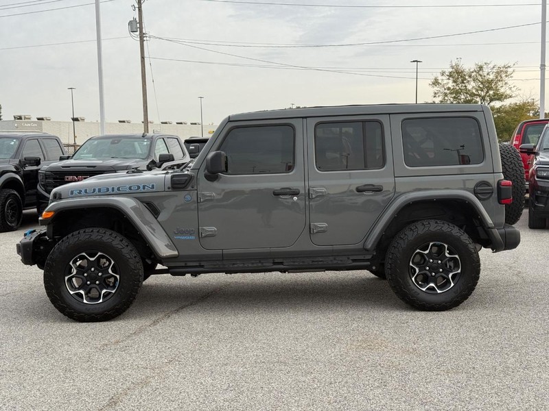 Jeep Wrangler 4xe Vehicle Full-screen Gallery Image 2
