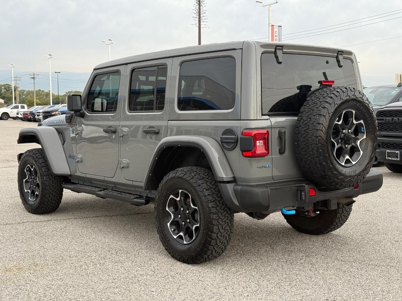 Jeep Wrangler 4xe Vehicle Full-screen Gallery Image 3