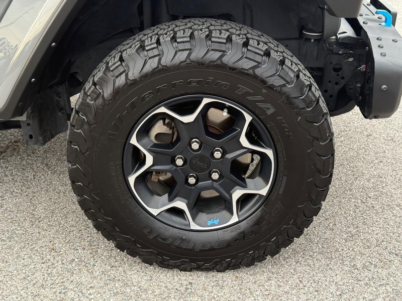 Jeep Wrangler 4xe Vehicle Full-screen Gallery Image 9