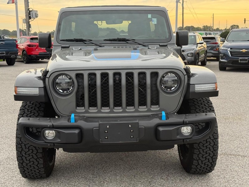 Jeep Wrangler 4xe Vehicle Full-screen Gallery Image 11