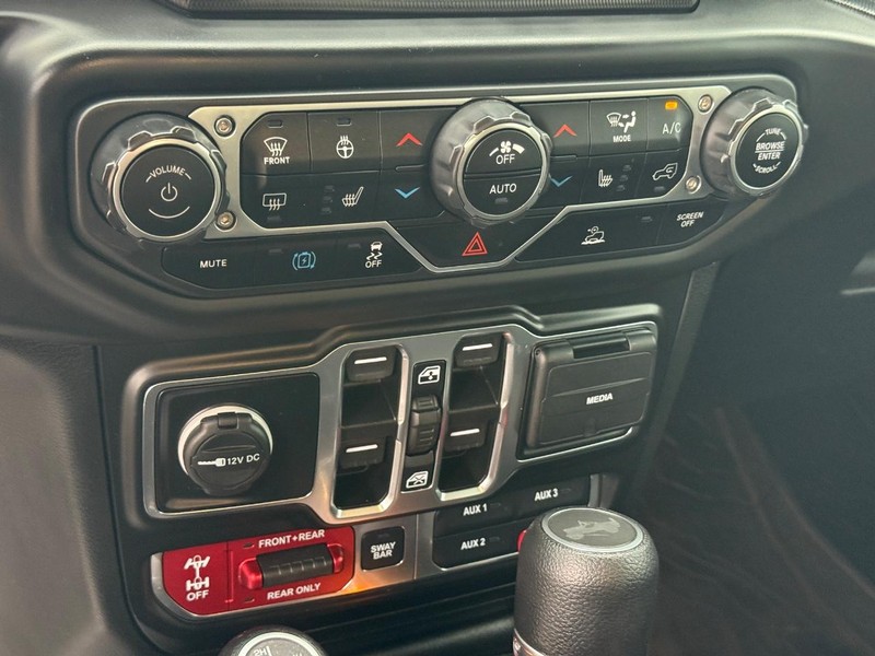 Jeep Wrangler 4xe Vehicle Full-screen Gallery Image 23