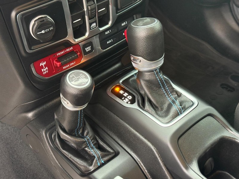 Jeep Wrangler 4xe Vehicle Full-screen Gallery Image 24