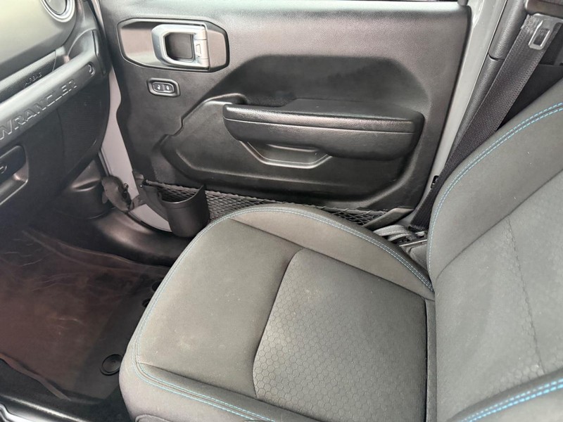 Jeep Wrangler 4xe Vehicle Full-screen Gallery Image 25