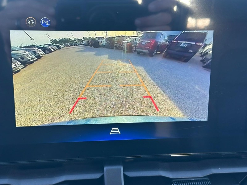 Chevrolet Equinox Vehicle Full-screen Gallery Image 14