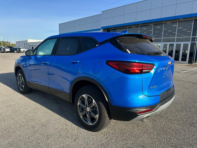 Chevrolet Blazer Vehicle Full-screen Gallery Image 3