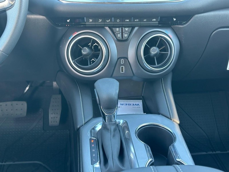 Chevrolet Blazer Vehicle Full-screen Gallery Image 8