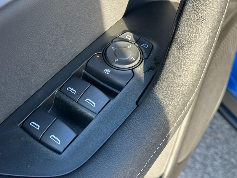 Chevrolet Blazer Vehicle Full-screen Gallery Image 9