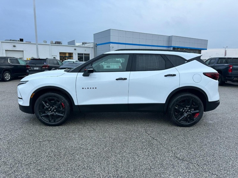 Chevrolet Blazer Vehicle Full-screen Gallery Image 2