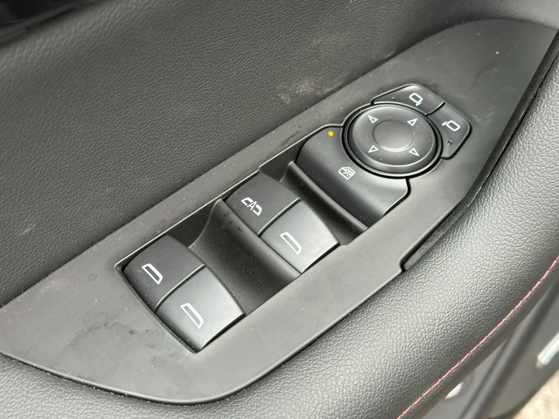 Chevrolet Blazer Vehicle Full-screen Gallery Image 10