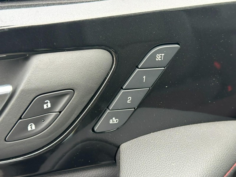 Chevrolet Blazer Vehicle Full-screen Gallery Image 11