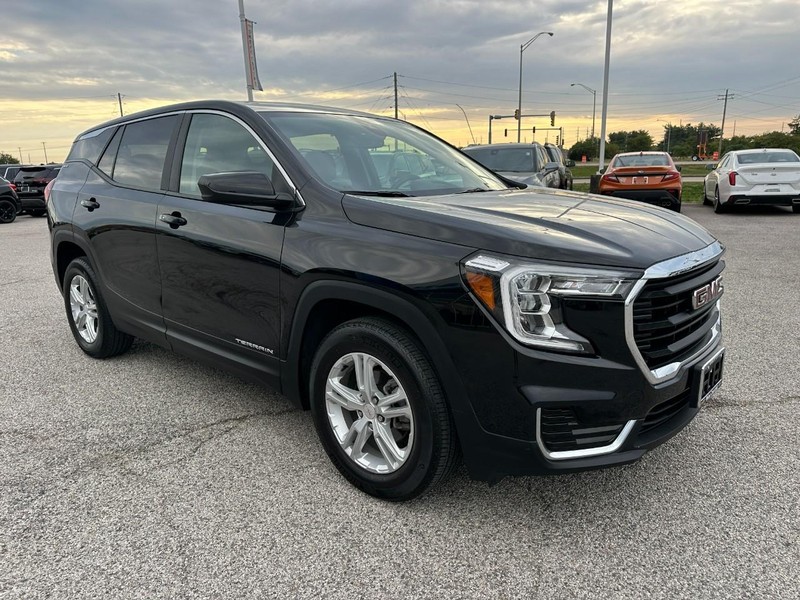 GMC Terrain Vehicle Full-screen Gallery Image 8