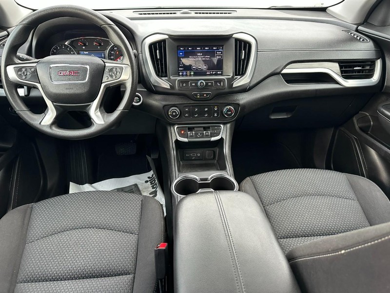 GMC Terrain Vehicle Full-screen Gallery Image 11