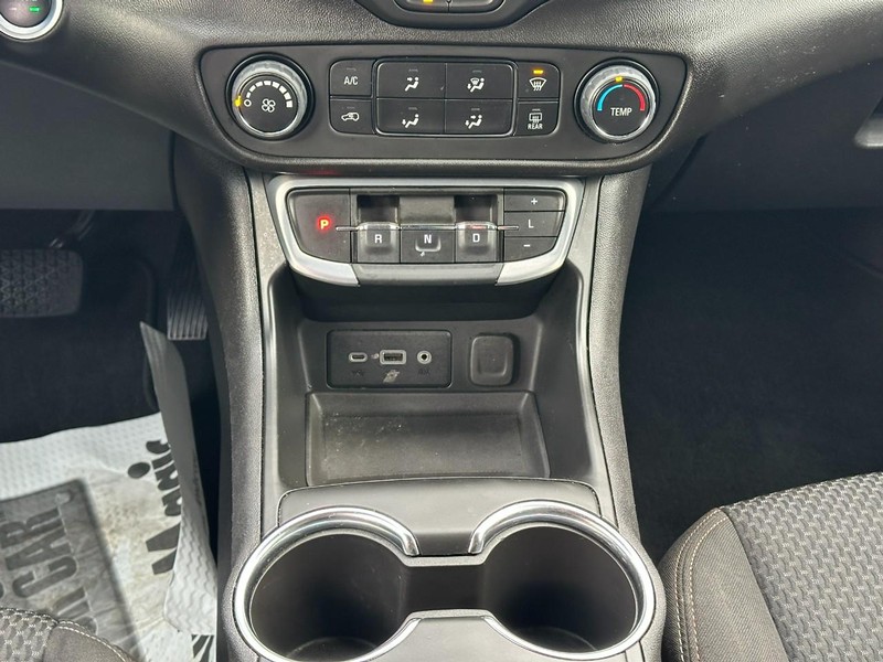 GMC Terrain Vehicle Full-screen Gallery Image 14