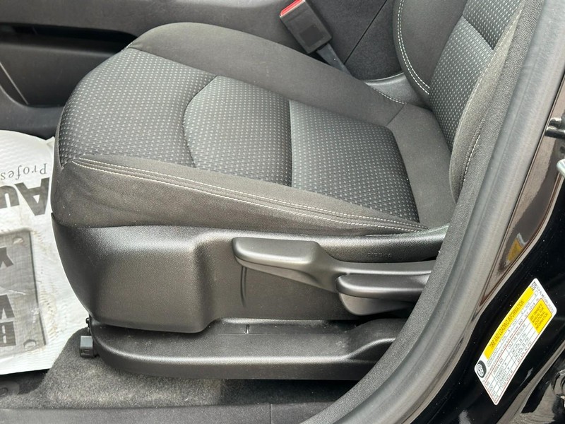 GMC Terrain Vehicle Full-screen Gallery Image 17