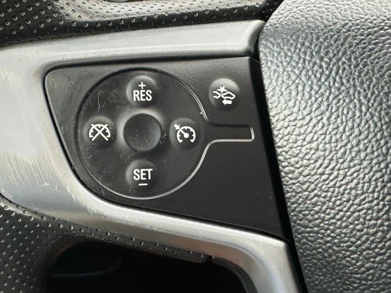 GMC Terrain Vehicle Full-screen Gallery Image 18