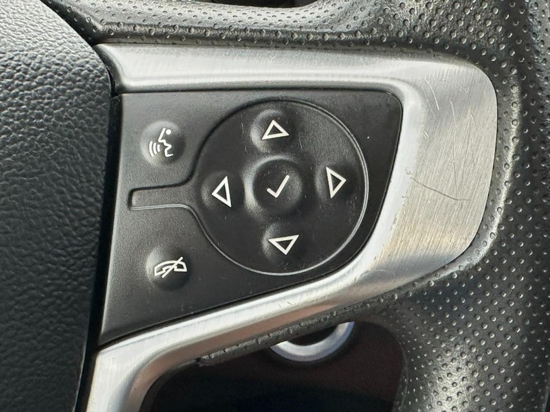 GMC Terrain Vehicle Full-screen Gallery Image 19