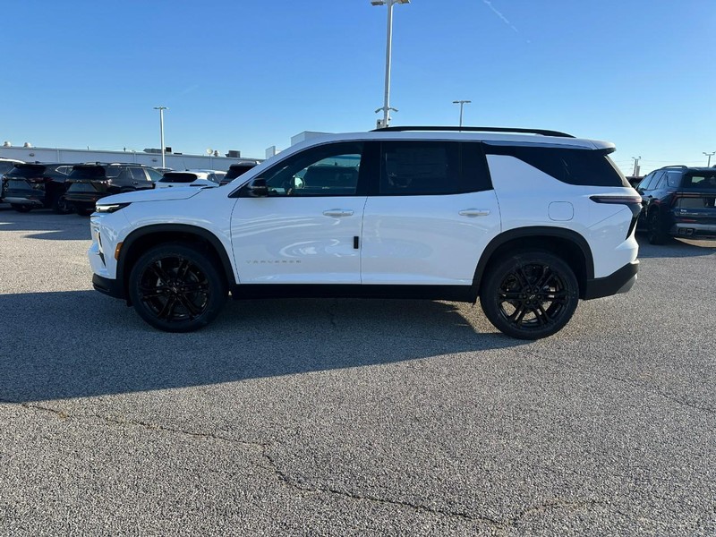 Chevrolet Traverse Vehicle Full-screen Gallery Image 2