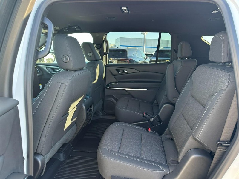 Chevrolet Traverse Vehicle Full-screen Gallery Image 4