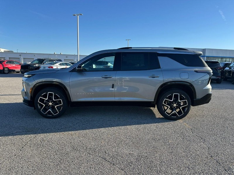 Chevrolet Traverse Vehicle Full-screen Gallery Image 2