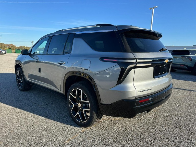 Chevrolet Traverse Vehicle Full-screen Gallery Image 3