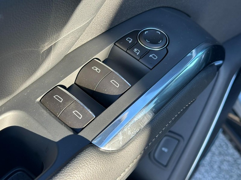 Chevrolet Traverse Vehicle Full-screen Gallery Image 11
