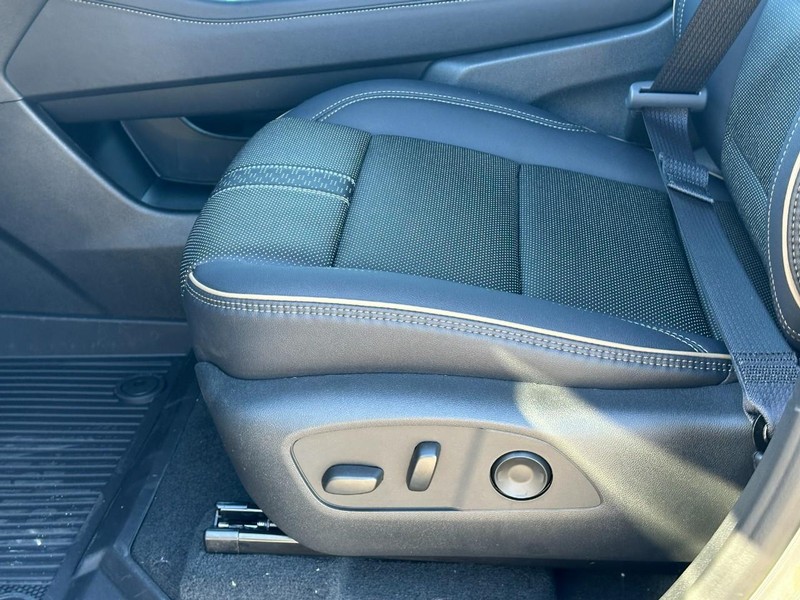 Chevrolet Traverse Vehicle Full-screen Gallery Image 13