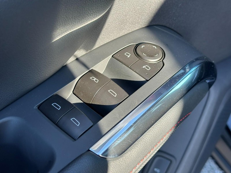 Chevrolet Traverse Vehicle Full-screen Gallery Image 10