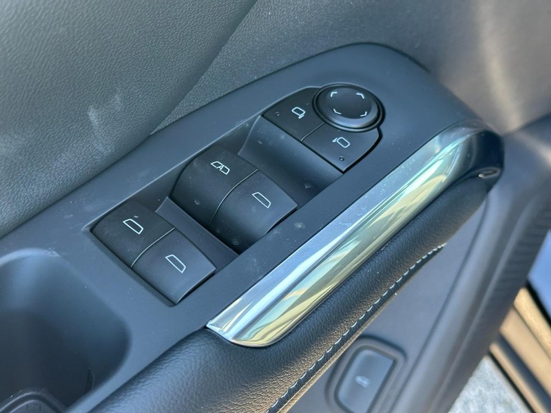 Chevrolet Traverse Vehicle Full-screen Gallery Image 10