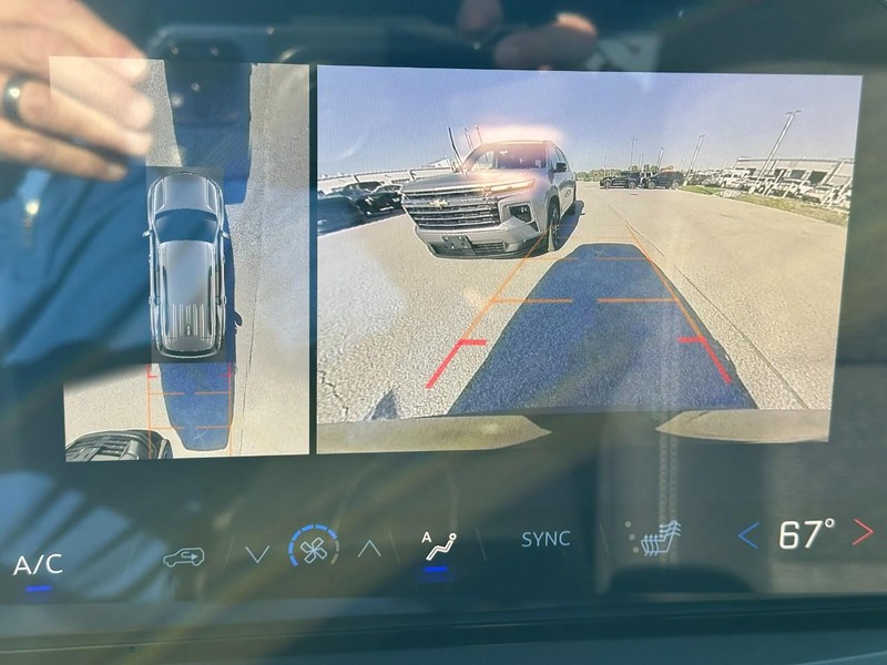 Chevrolet Traverse Vehicle Full-screen Gallery Image 14