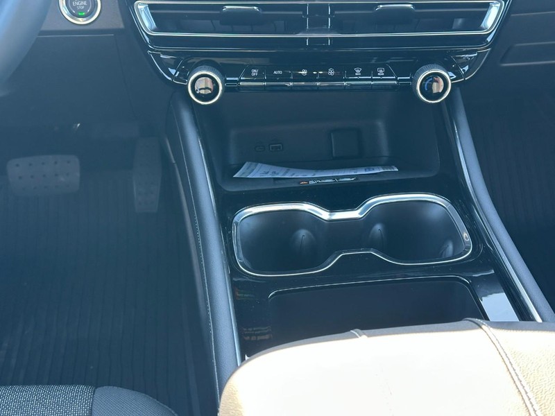 Chevrolet Traverse Vehicle Full-screen Gallery Image 9