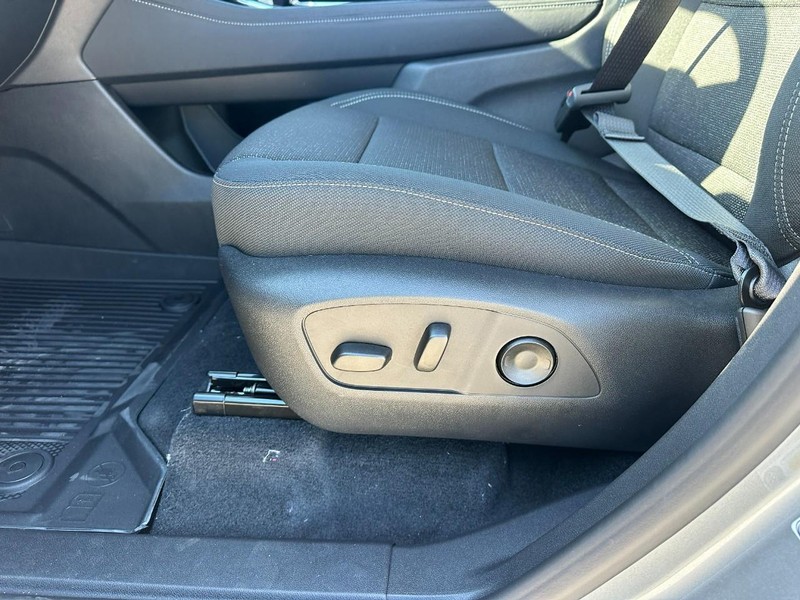 Chevrolet Traverse Vehicle Full-screen Gallery Image 11