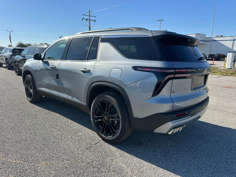 Chevrolet Traverse Vehicle Full-screen Gallery Image 3