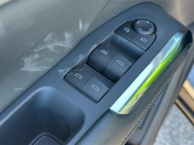 Chevrolet Traverse Vehicle Full-screen Gallery Image 10