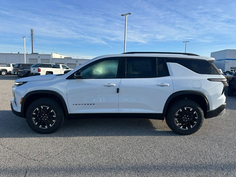 Chevrolet Traverse Vehicle Full-screen Gallery Image 2