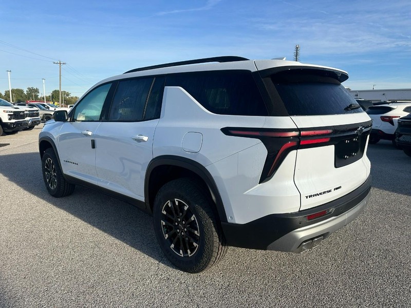 Chevrolet Traverse Vehicle Full-screen Gallery Image 3