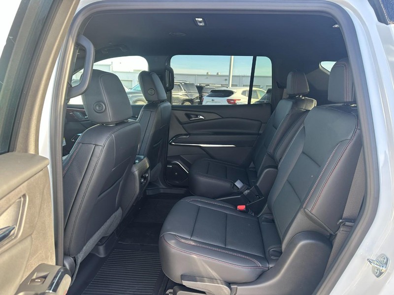 Chevrolet Traverse Vehicle Full-screen Gallery Image 4