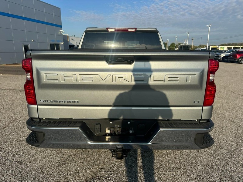 Chevrolet Silverado 1500 Vehicle Full-screen Gallery Image 4