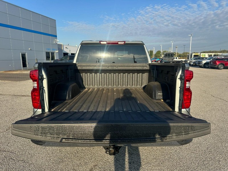 Chevrolet Silverado 1500 Vehicle Full-screen Gallery Image 5