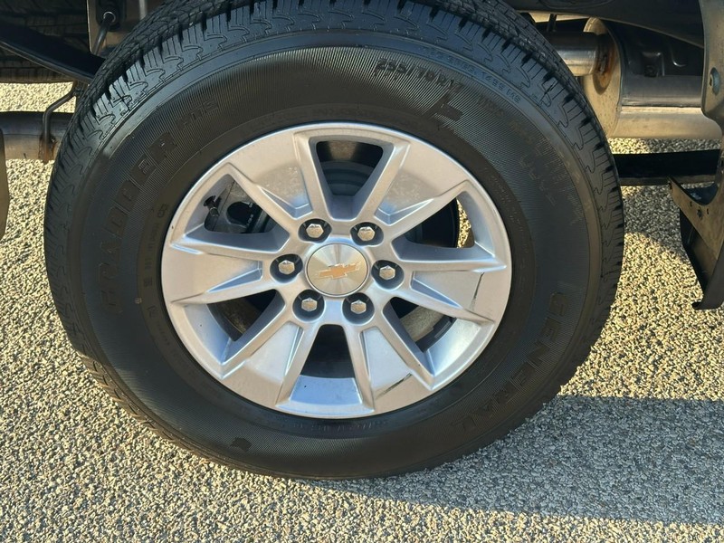 Chevrolet Silverado 1500 Vehicle Full-screen Gallery Image 7