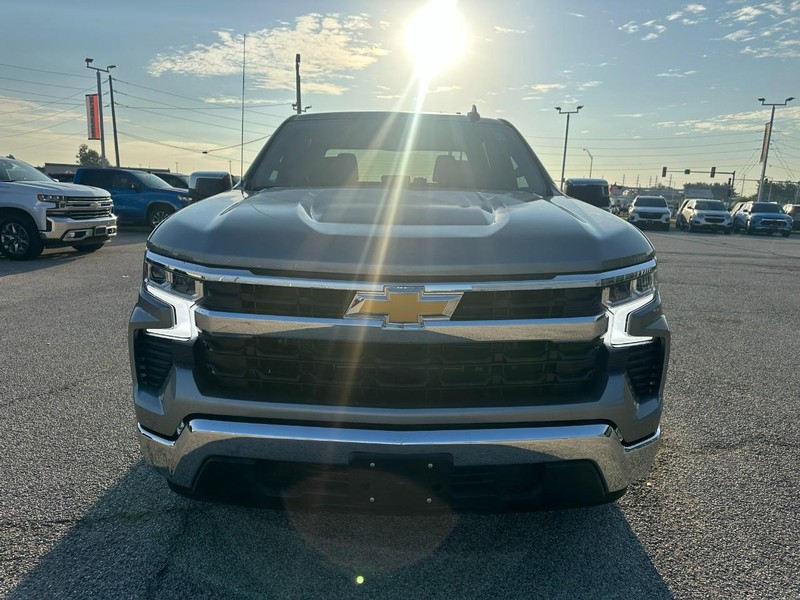 Chevrolet Silverado 1500 Vehicle Full-screen Gallery Image 9