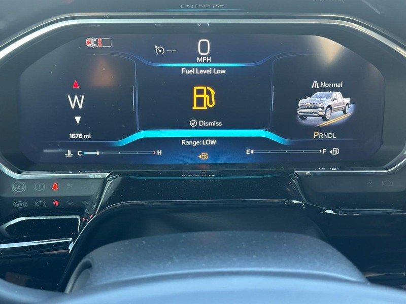 Chevrolet Silverado 1500 Vehicle Full-screen Gallery Image 20