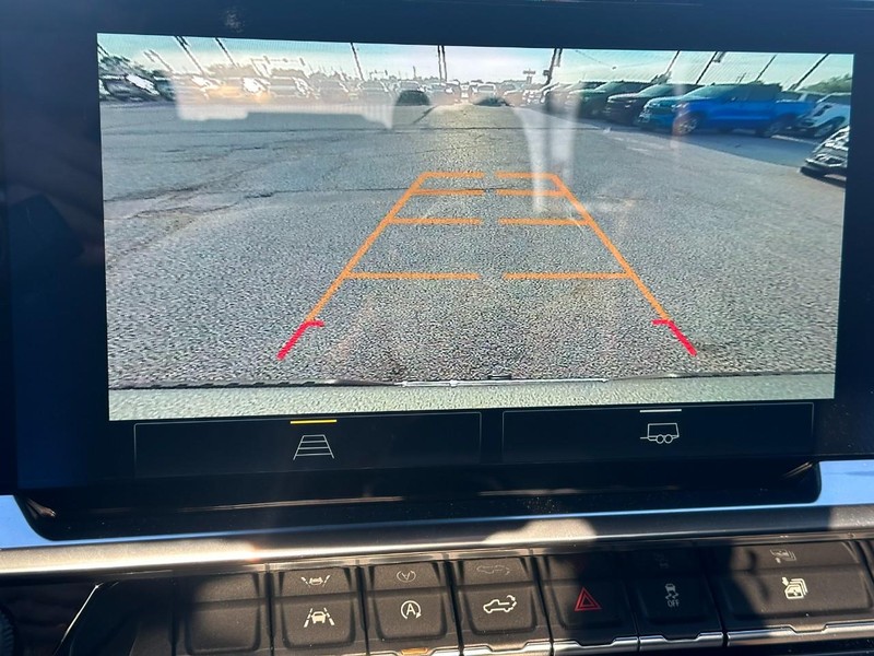 Chevrolet Silverado 1500 Vehicle Full-screen Gallery Image 22