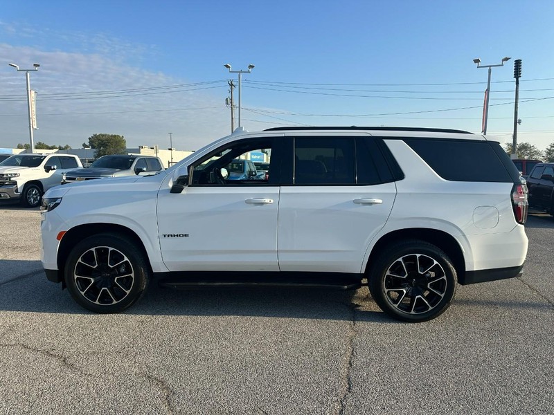 Chevrolet Tahoe Vehicle Full-screen Gallery Image 2
