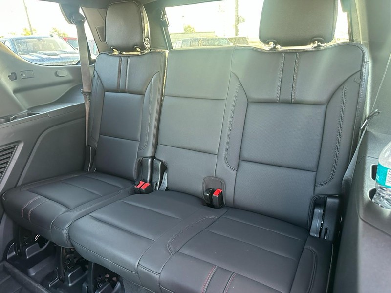 Chevrolet Tahoe Vehicle Full-screen Gallery Image 11