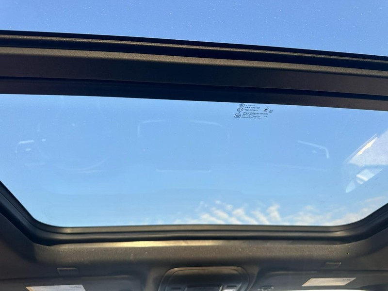 Chevrolet Tahoe Vehicle Full-screen Gallery Image 13